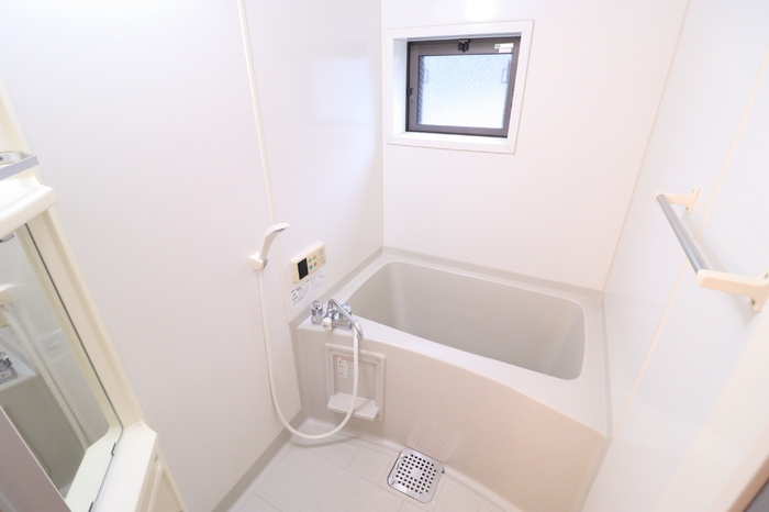 ＺＯＮＥ亀城　Ａの浴室|お風呂です