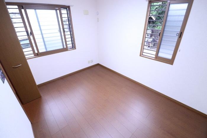 ＺＯＮＥ亀城　Ａの洋室|コンパクトで使いやすい洋室です