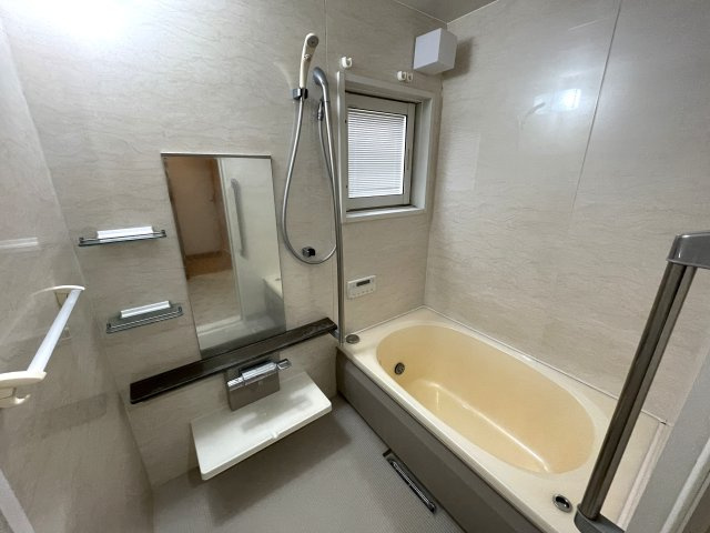 リフォーム前のありのままの姿を初公開！『保土ケ谷区上星川２丁目』リフォームで生まれ変わる！の浴室|お風呂です