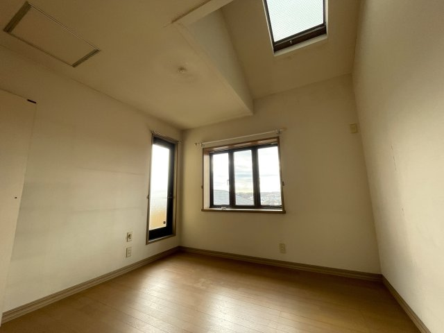 リフォーム前のありのままの姿を初公開！『保土ケ谷区上星川２丁目』リフォームで生まれ変わる！の洋室|使い勝手のいい洋室です