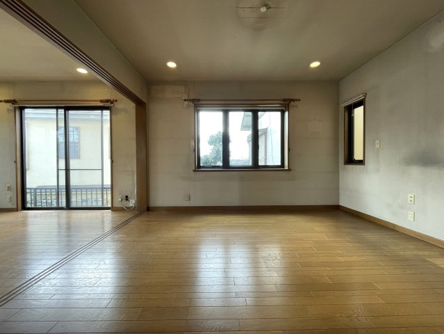 リフォーム前のありのままの姿を初公開！『保土ケ谷区上星川２丁目』リフォームで生まれ変わる！の居間・リビング|こちらの居間で趣味の時間をお楽しみください