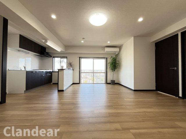 東武大師前サンライトマンション３号館の居間・リビング|ドキドキの新生活も、安心してスタート。ぴったりの住まいを見つけませんか？クランディアが一緒に住まい選びをサポートします‼　まずは、お気軽にお問合せください　＃クランディア