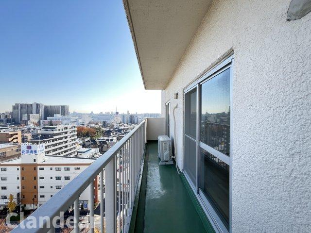 東武大師前サンライトマンション３号館のバルコニー|ドキドキの新生活も、安心してスタート。ぴったりの住まいを見つけませんか？クランディアが一緒に住まい選びをサポートします‼　まずは、お気軽にお問合せください　＃クランディア