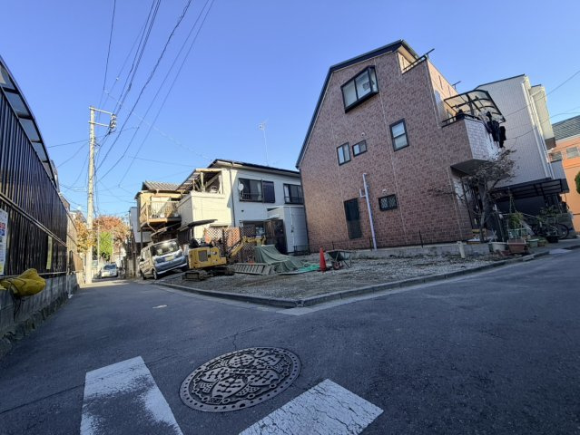【成約済】北区神谷3丁目　新築戸建の前面道路含む現地写真