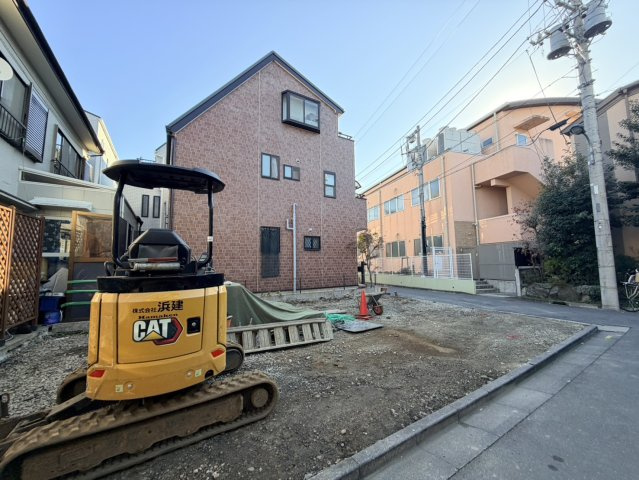 【成約済】北区神谷3丁目　新築戸建の前面道路含む現地写真