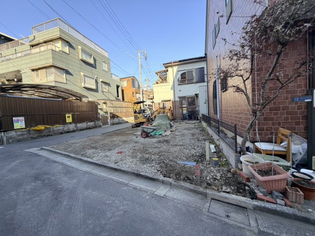 【成約済】北区神谷3丁目　新築戸建の前面道路含む現地写真