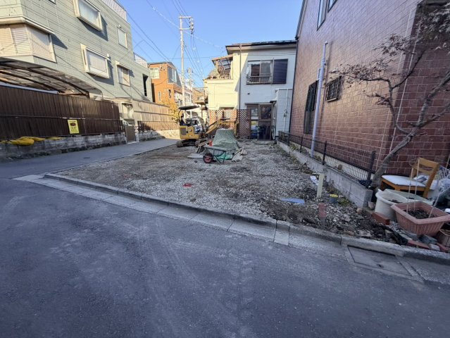 【成約済】北区神谷3丁目　新築戸建の前面道路含む現地写真