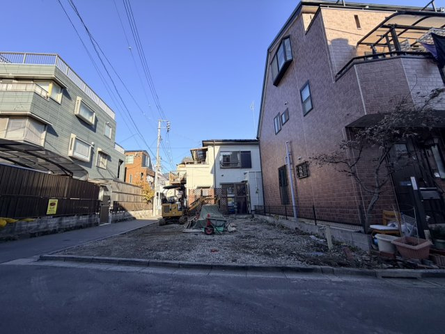 【成約済】北区神谷3丁目　新築戸建の前面道路含む現地写真