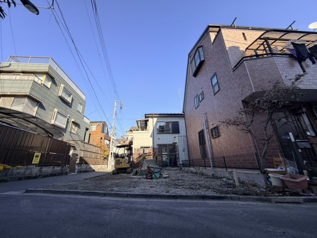 【成約済】北区神谷3丁目　新築戸建の前面道路含む現地写真