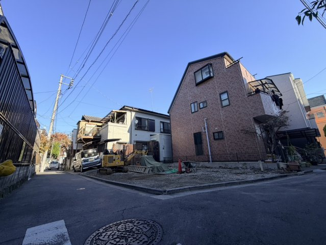 【成約済】北区神谷3丁目　新築戸建の前面道路含む現地写真