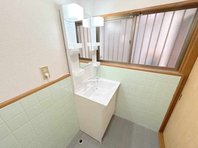 辻町貸家の独立洗面台