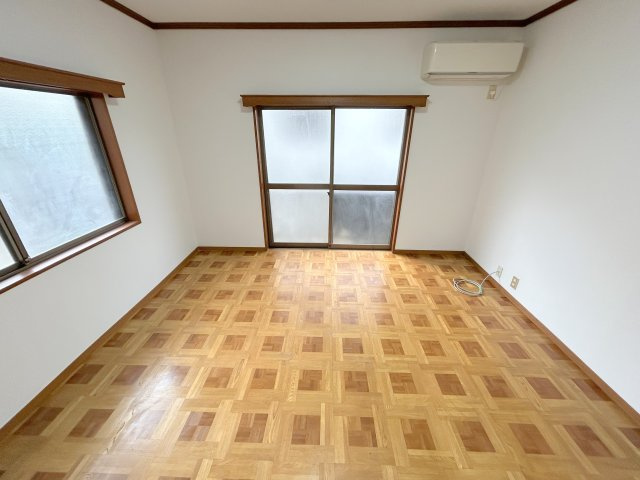 辻町貸家の洋室