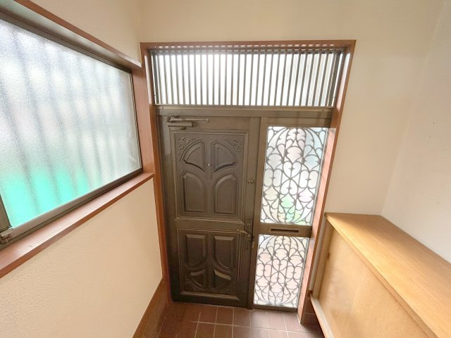 辻町貸家の玄関