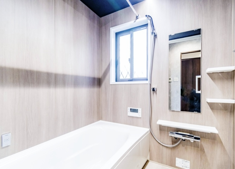 板橋区常盤台1丁目の浴室|一坪タイプの浴室は足を伸ばしてゆっくりバスタイムを楽しめます
浴室も新規交換につき快適です