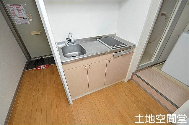 北九州市八幡西区大字本城のアパートのキッチン