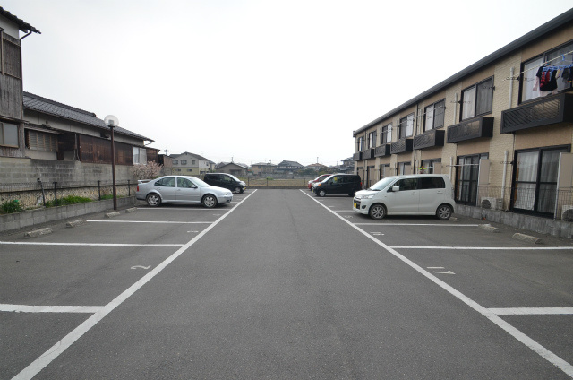北九州市八幡西区木屋瀬２丁目のアパートの駐車場