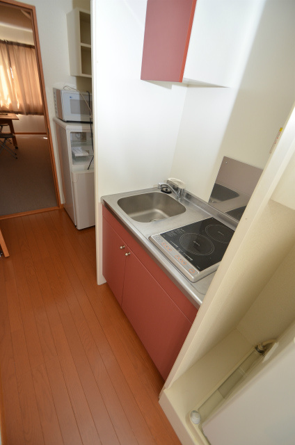 北九州市八幡西区則松東１丁目のアパートのキッチン