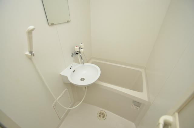 北九州市八幡西区則松東１丁目のアパートの浴室