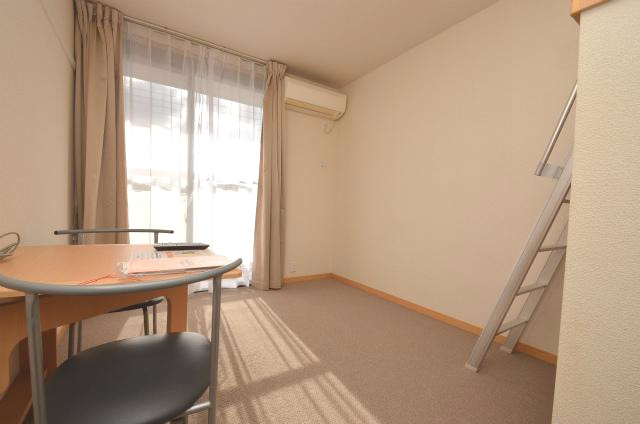 北九州市八幡西区折尾３丁目の賃貸マンションの洋室