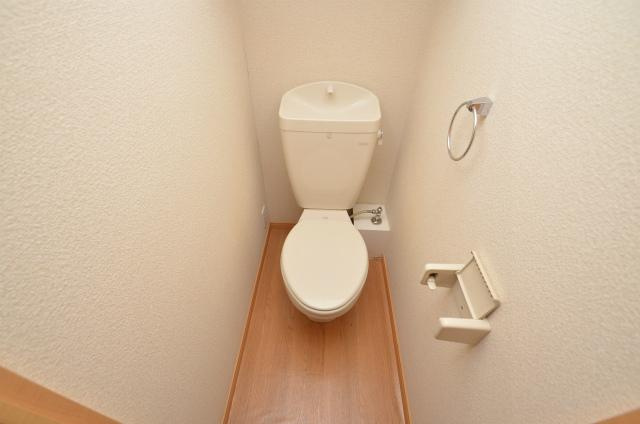 北九州市八幡西区折尾３丁目の賃貸マンションのトイレ