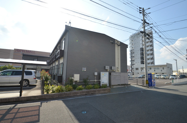 直方市湯野原２丁目のアパートの外観