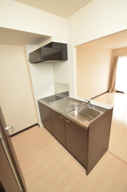 直方市大字感田のアパートのキッチン