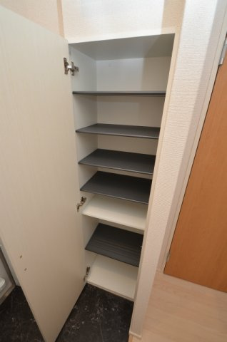 直方市大字感田のアパートの玄関