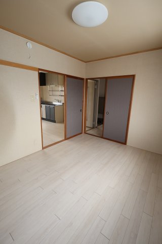 セジュール昭和A棟の居間・リビング