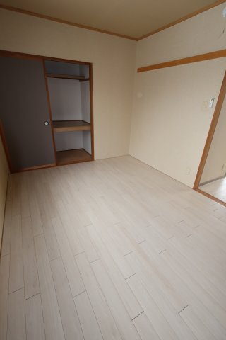 セジュール昭和A棟の居間・リビング