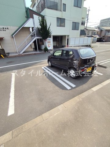 カーサ　ビアンコⅢの駐車場