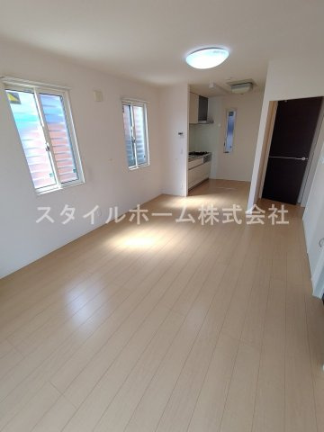 カーサ　ビアンコⅢの居間・リビング