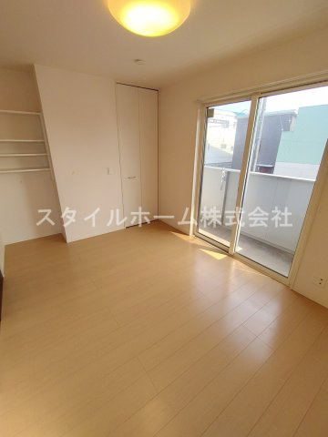 カーサ　ビアンコⅢの居間・リビング