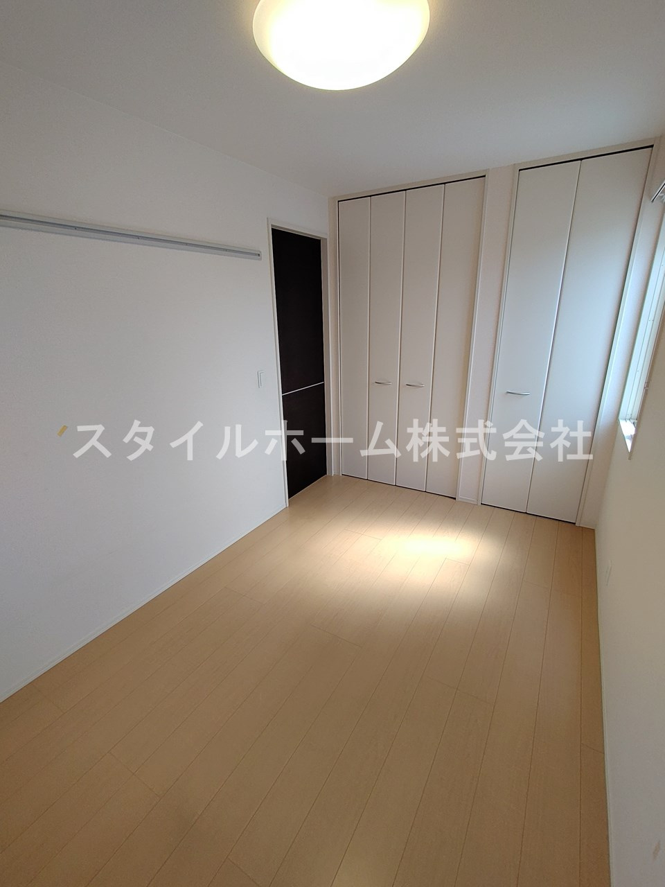 カーサ　ビアンコⅢの居間・リビング