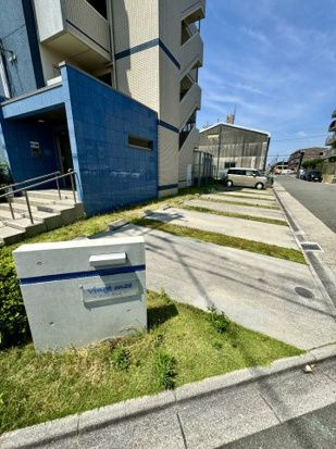 ヴァンオンズの駐車場|駐車場に車を止められます