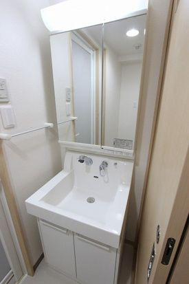 ヴァンオンズの独立洗面台|独立洗面化粧台付き