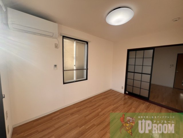 ジョヴィアルの居間・リビング