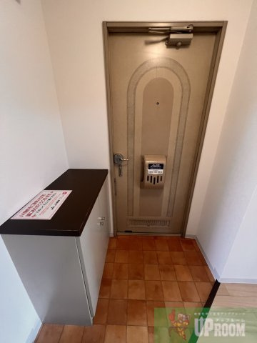 ジョヴィアルの玄関