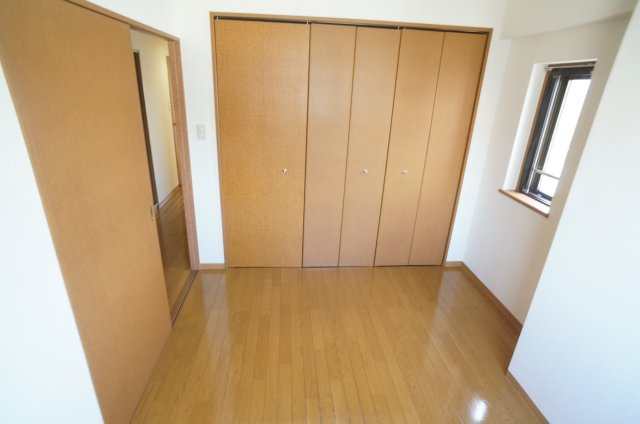 ソシア売布の寝室|参考、同建物・反転間取りの号室