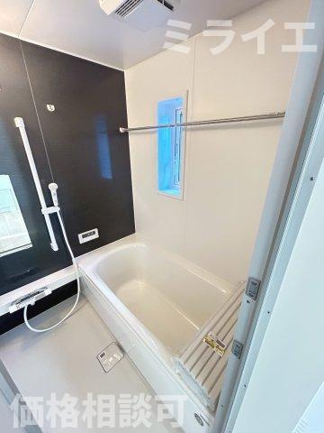 【新築戸建】札幌市北区新琴似五条12丁目2棟の浴室|追焚機能・浴室乾燥機能も完備しています。