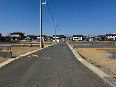 【前面道路含む現地写真】 | 太田市由良町　分譲地　Q区画 | B-2区画