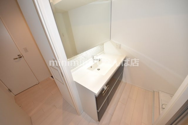 レジディア堺筋本町プレイスの洗面所