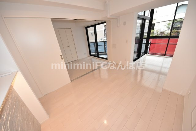 レジディア堺筋本町プレイスの居間・リビング