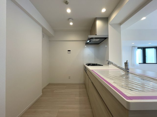 リビングの“Ｒ”がオシャレを演出♪『ビッグヴァン桜ヶ丘』リノベーションのキッチン|きれいなキッチンです