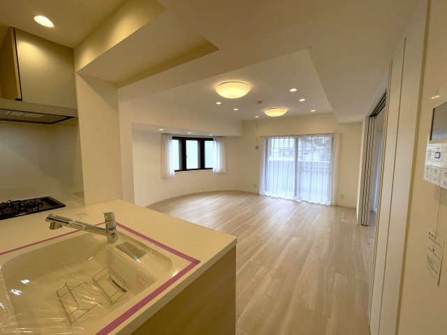 リビングの“Ｒ”がオシャレを演出♪『ビッグヴァン桜ヶ丘』リノベーションの居間・リビング|おしゃれなリビングです