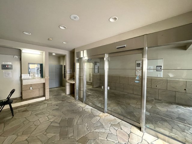 リビングの“Ｒ”がオシャレを演出♪『ビッグヴァン桜ヶ丘』リノベーション