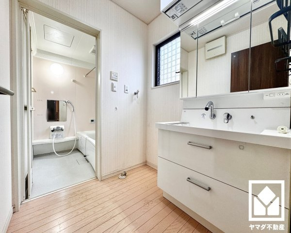 大津市唐崎1丁目の独立洗面台