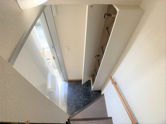 レオパレス暁の玄関