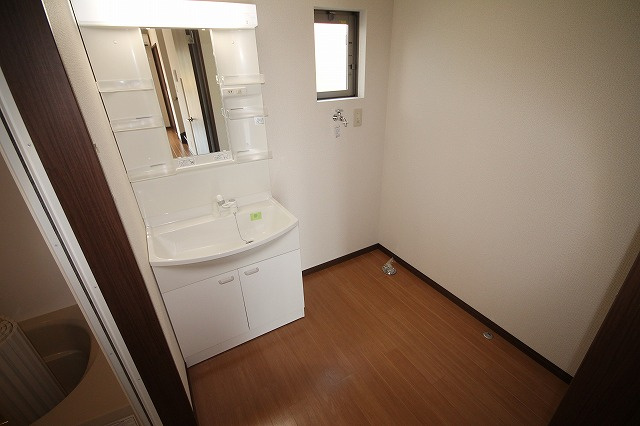 メゾネット野村の独立洗面台