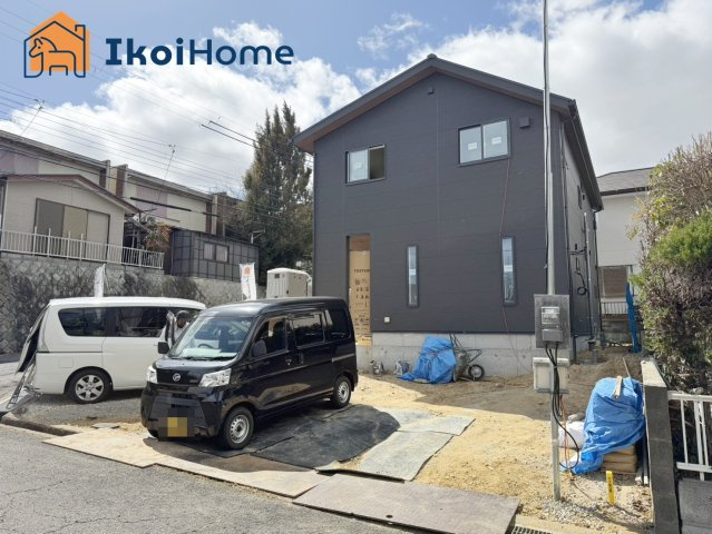 神戸西区秋葉台3丁目　新築戸建の駐車場|～ご見学に関して～平日や夜間でもご案内可能。決まったお時間で身動きが取れない方も臨機応変に対応します