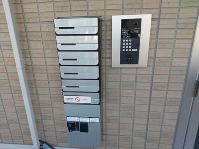 レジデンス大府駅クロスのエントランス|落ち着いたエントランスです